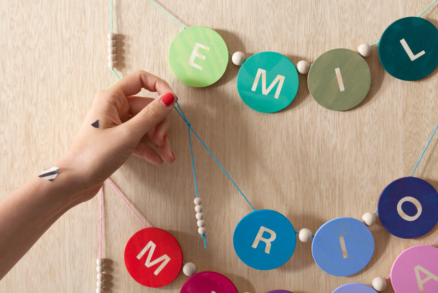 Namensgirlande für das Kinderzimmer selbst basteln