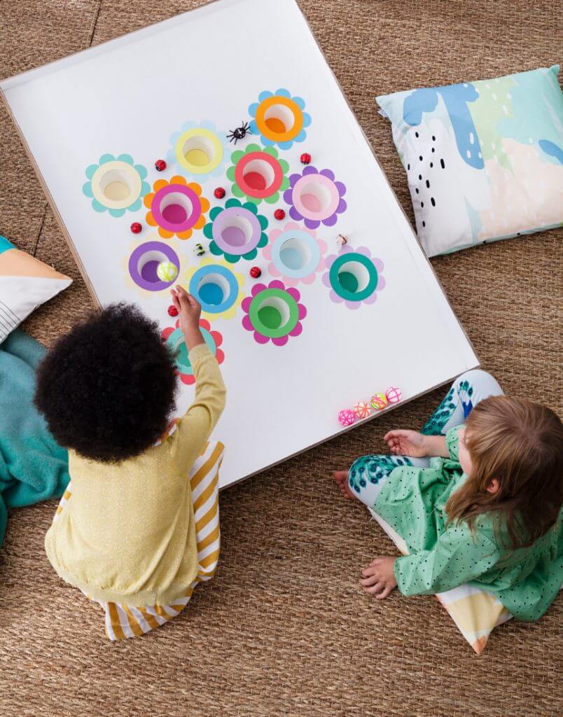 DIY Spiele zum Kindergeburtstag basteln: Wurfspiel Blumenwiese