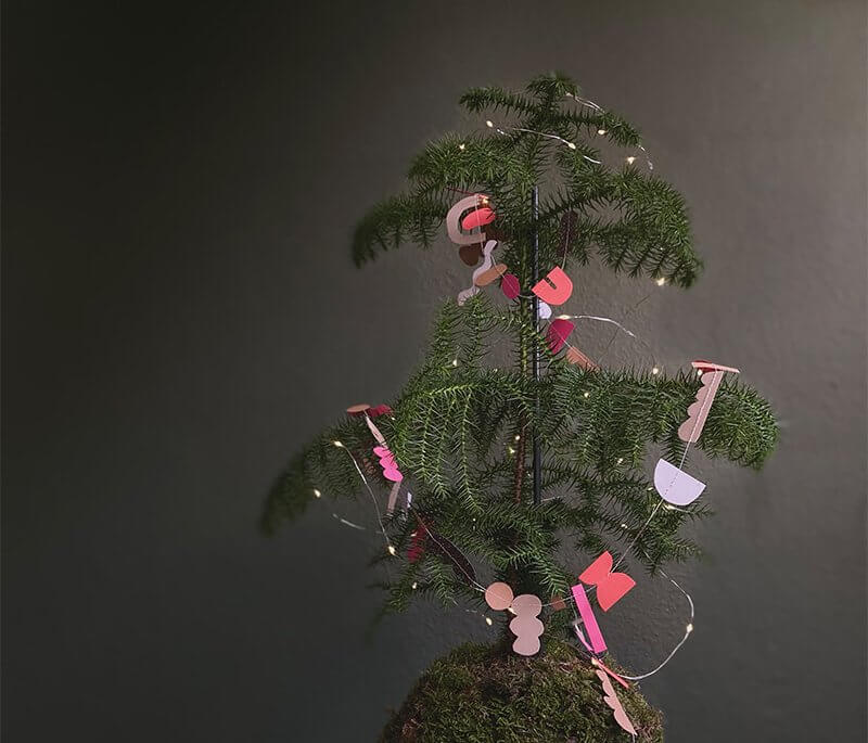 Weihnachtsdeko basteln: Girlanden aus Papier für den Weihnachtsbaum