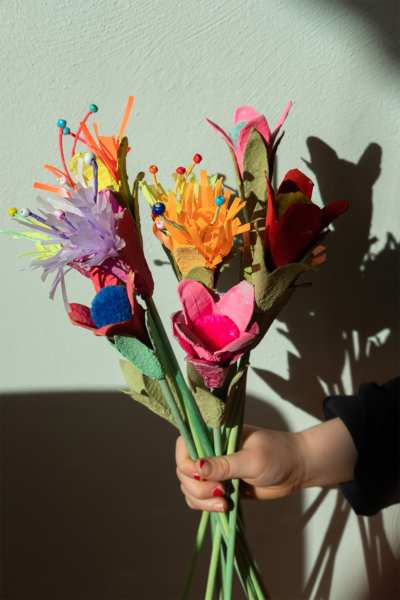 Upcycling Blumen aus Eierkartons basteln