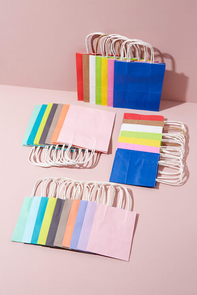 Bunte Papiertragetaschen