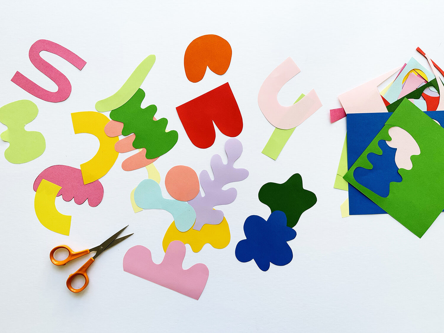 Wir basteln eine organische Konfetti Schultüte zum Schulanfang.