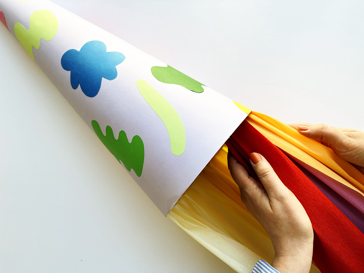 Regenbogen-Konfetti-Schultüte