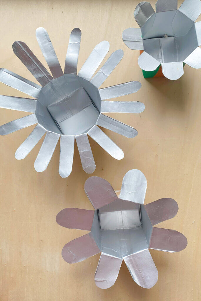 Upcycling Party! Wir basteln Blumentöpfe aus Milchkartons fürs Bienenbuffet.