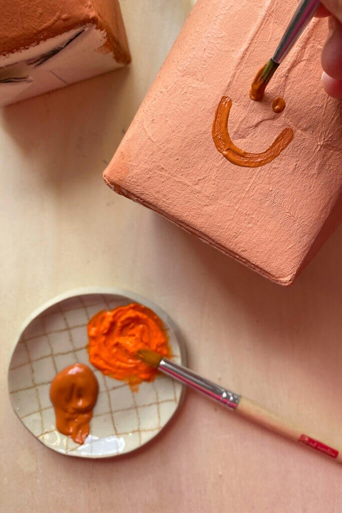 Upcycling Party! Wir basteln Blumentöpfe aus Milchkartons fürs Bienenbuffet.