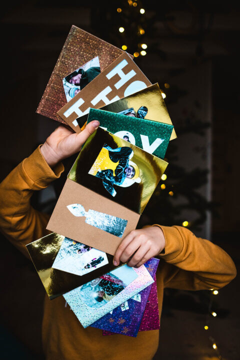 Weihnachtskarten mit Kindern basteln: 10 schöne DIY-Ideen