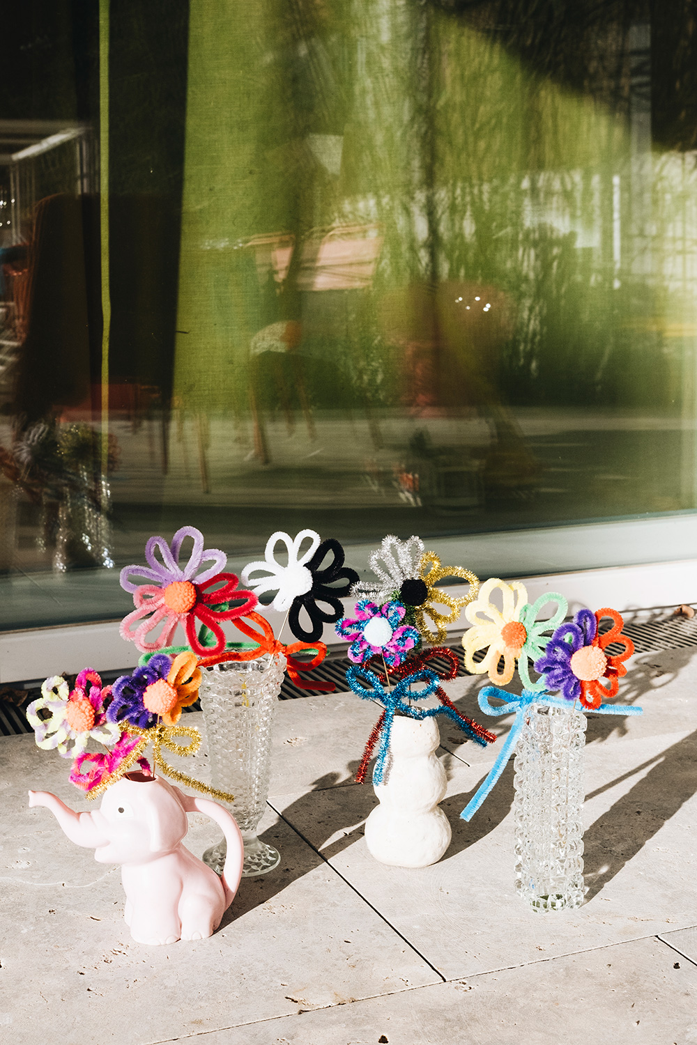 Pfeifenputzer-Blumen basteln leicht gemacht.