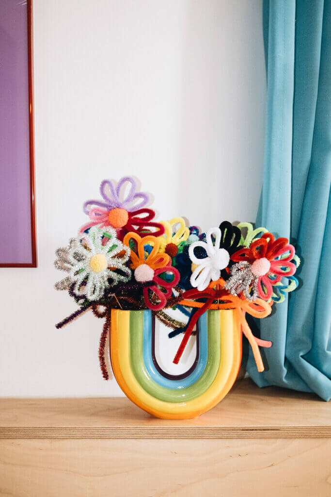 Pfeifenputzer-Blumen basteln leicht gemacht.