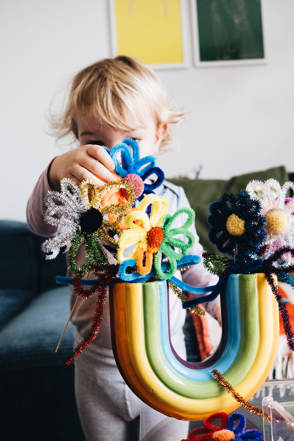 Pfeifenputzer-Blumen basteln leicht gemacht.