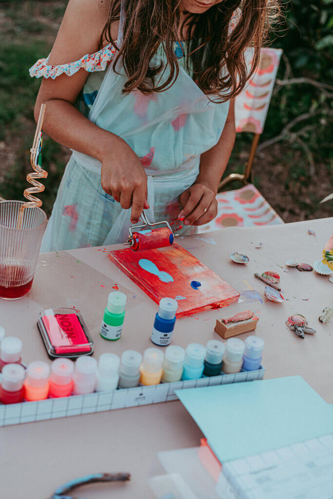 Grüße aus dem Urlaub: Wir basteln Urlaubskarten mit Gelli Print.