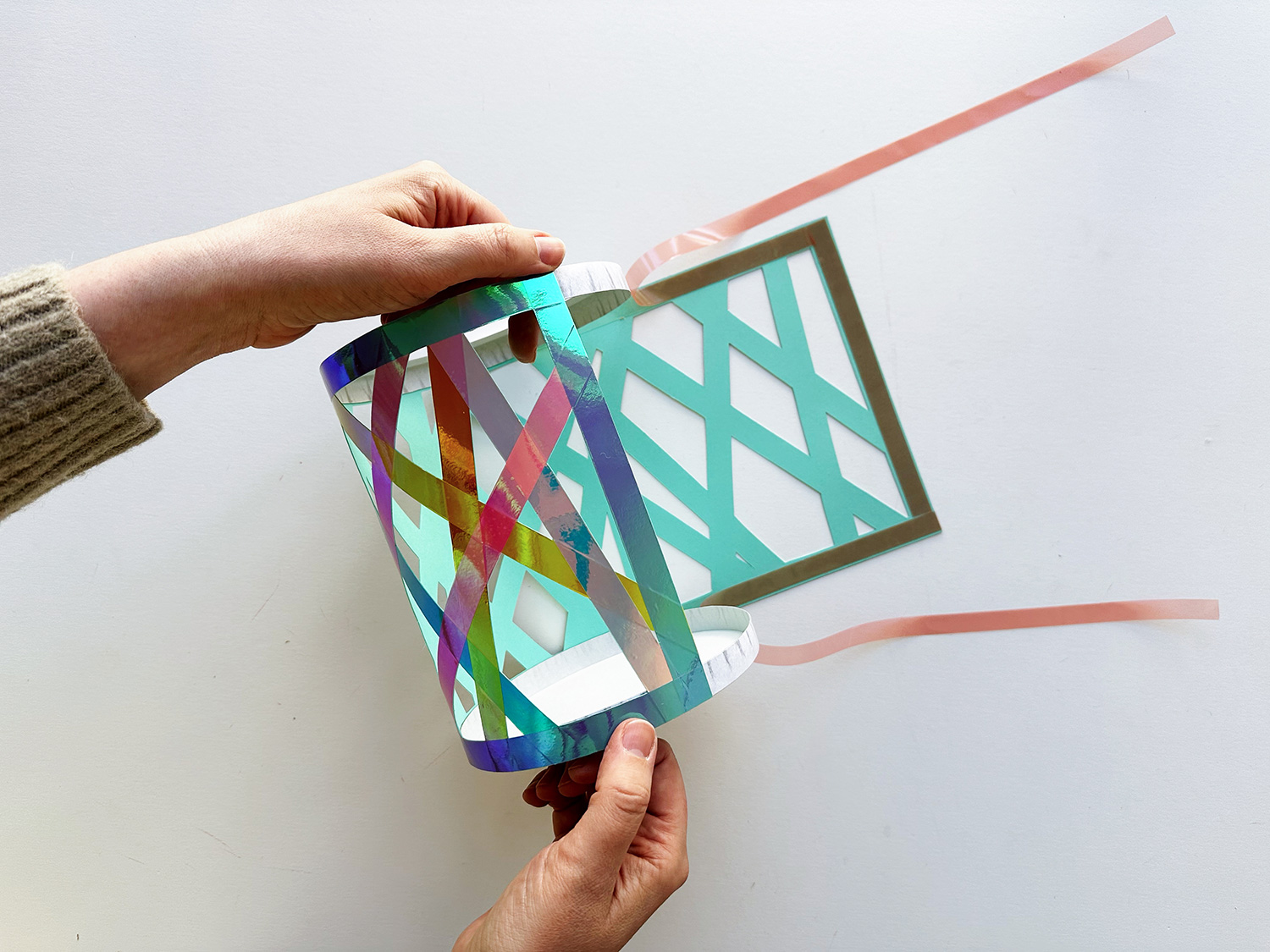 Lass uns die neue Käseschachtel-Laterne “Super Galaxy” basteln.