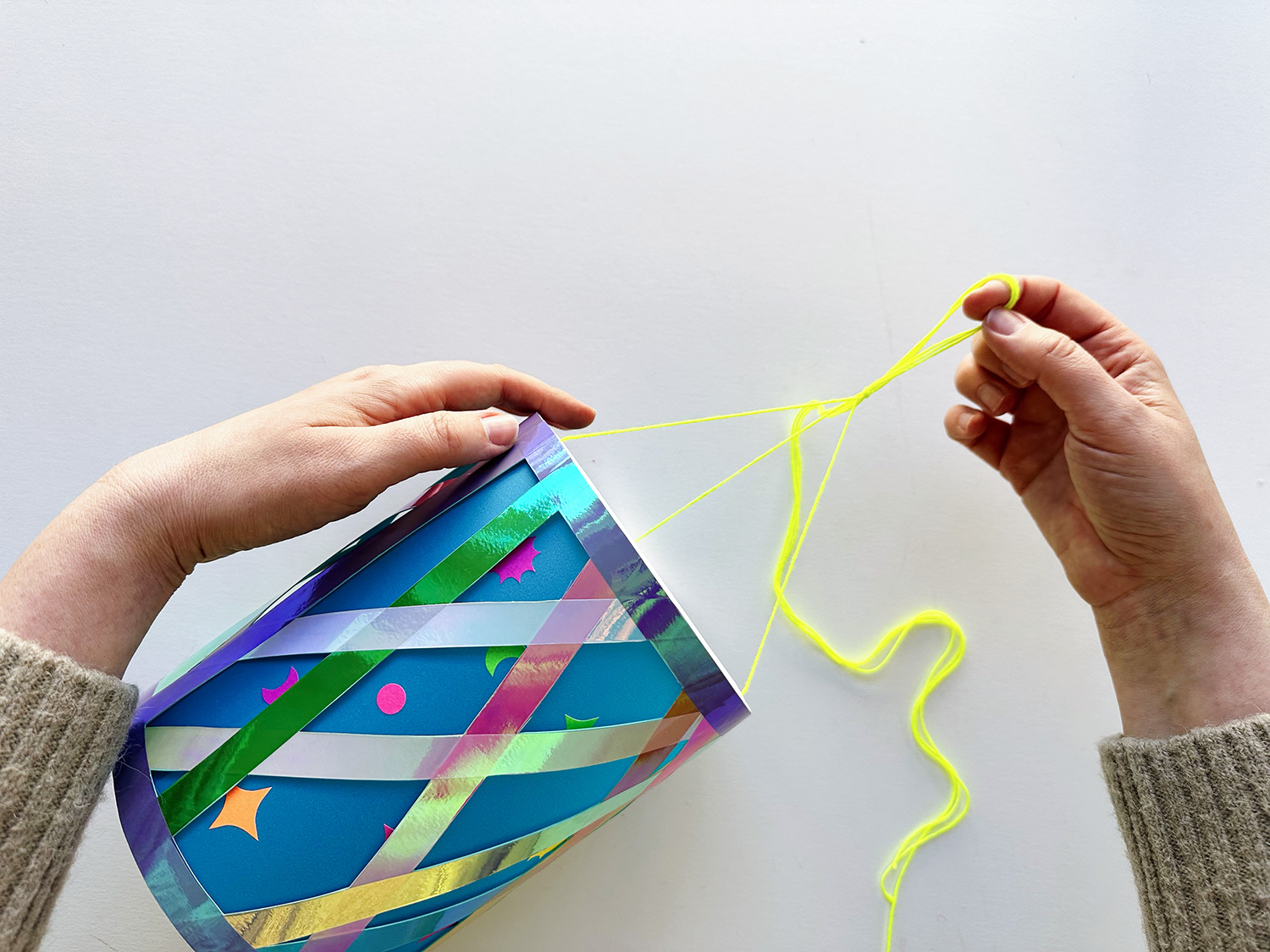 Lass uns die neue Käseschachtel-Laterne “Super Galaxy” basteln.