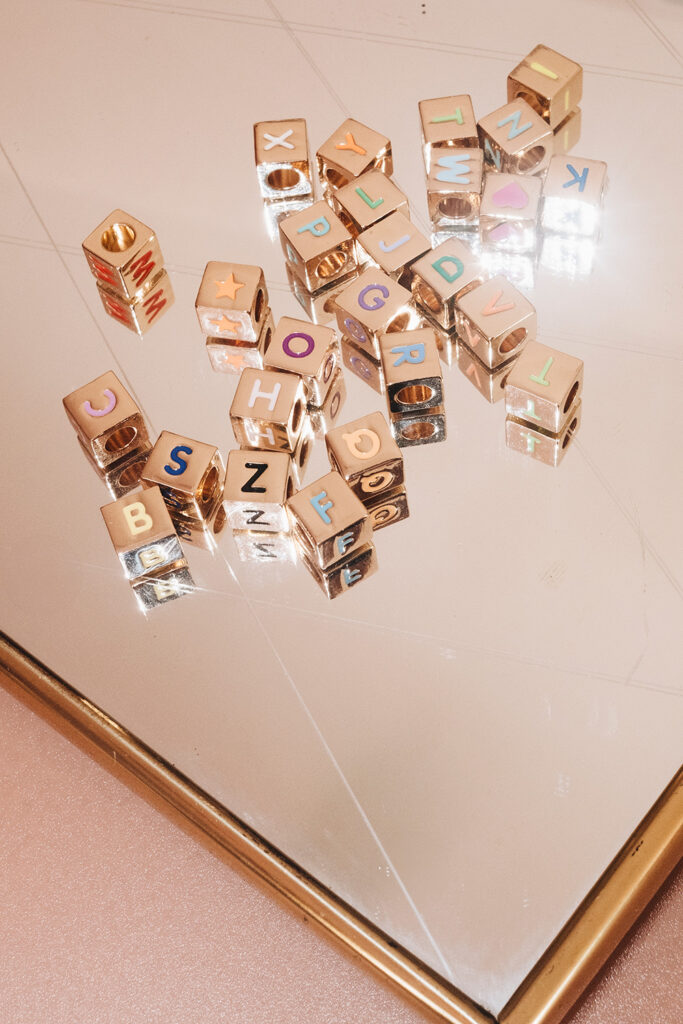 Lass uns Schlüsselanhänger selber machen.