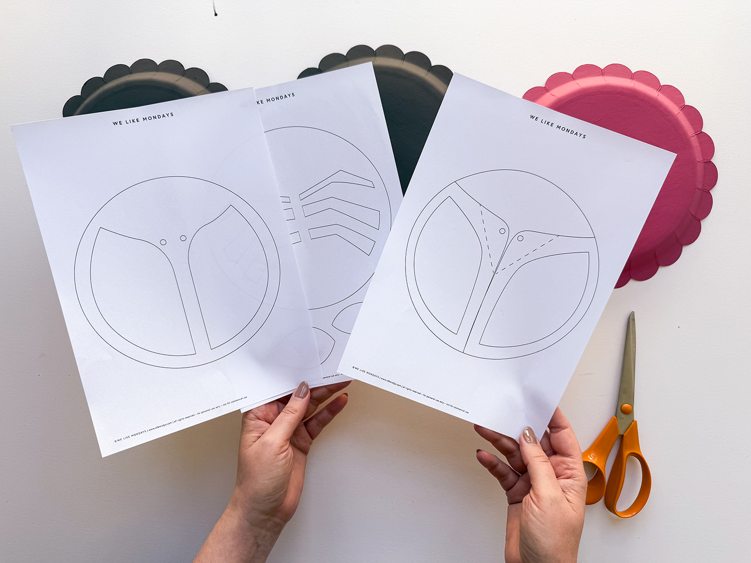 Lass uns eine Marienkäfer-Laterne basteln.