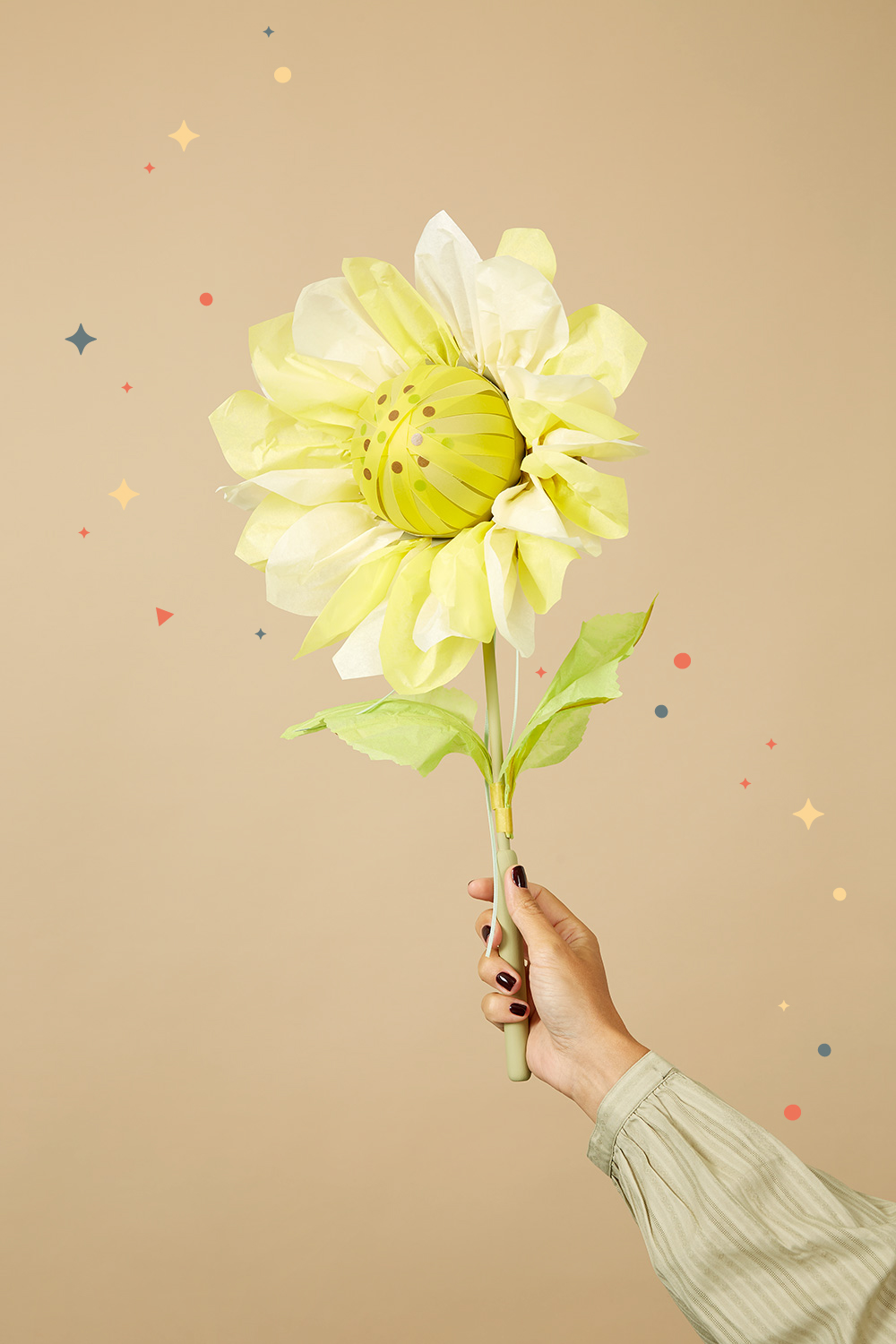 Lass uns eine Sonnenblumen-Laterne basteln.