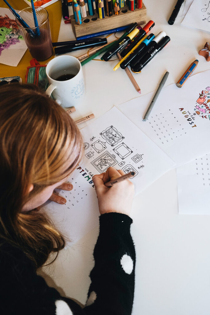 So schnell und einfach: Ausmalkalender für das neue Jahr selbst ausdrucken