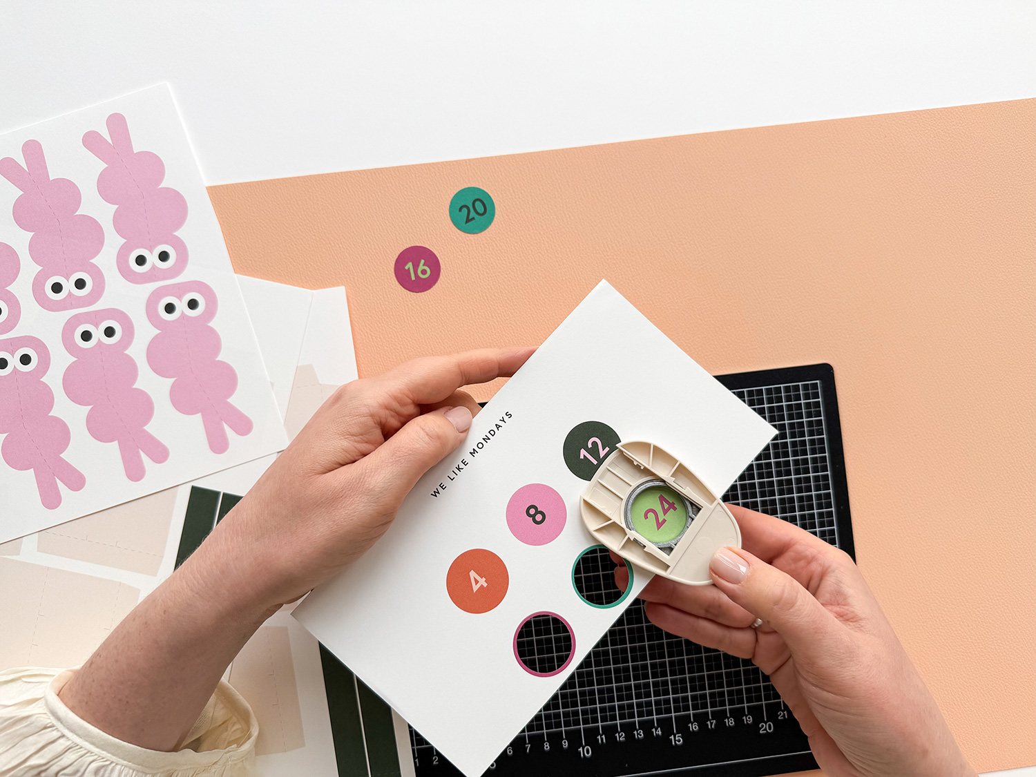 Lass uns einen Sushi-Adventskalender basteln.