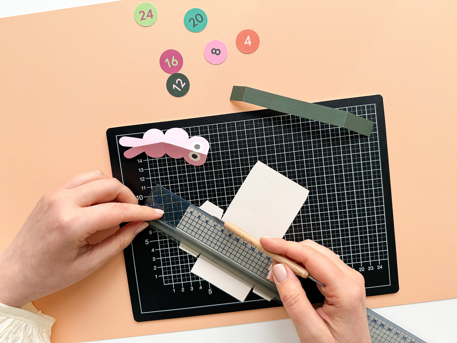 Lass uns einen Sushi-Adventskalender basteln.