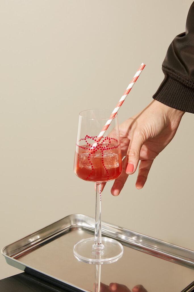 Lass uns Gläser bemalen mit Glasmalfarbe.