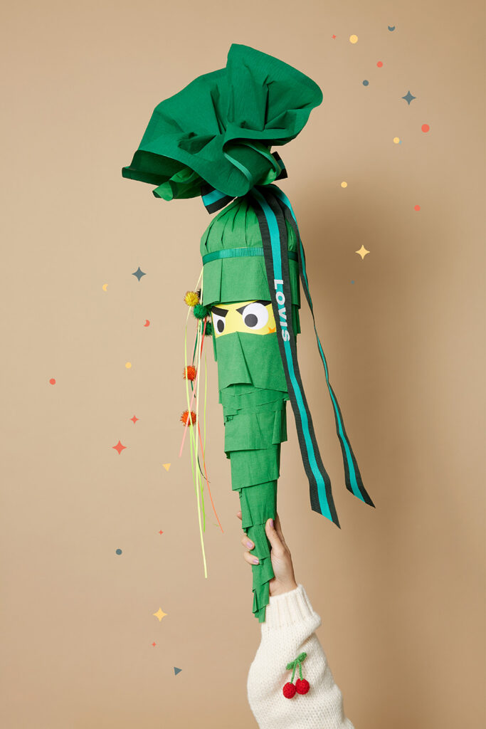 Lass uns die Ninja-Schultüte zur Einschulung basteln.