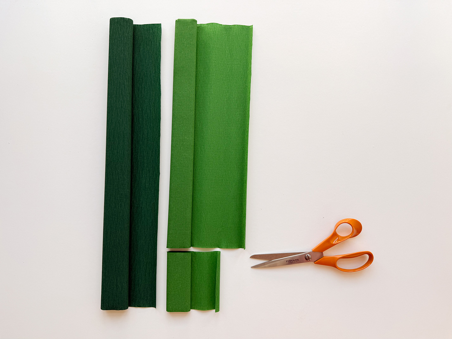 Lass uns die Ninja-Schultüte zur Einschulung basteln.