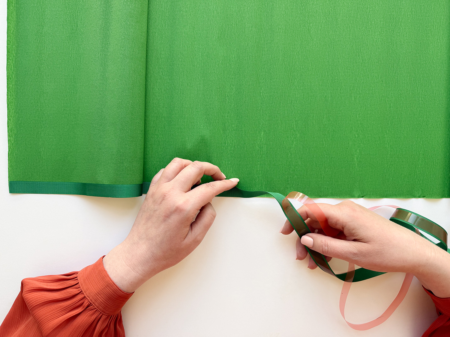 Lass uns die Ninja-Schultüte zur Einschulung basteln.