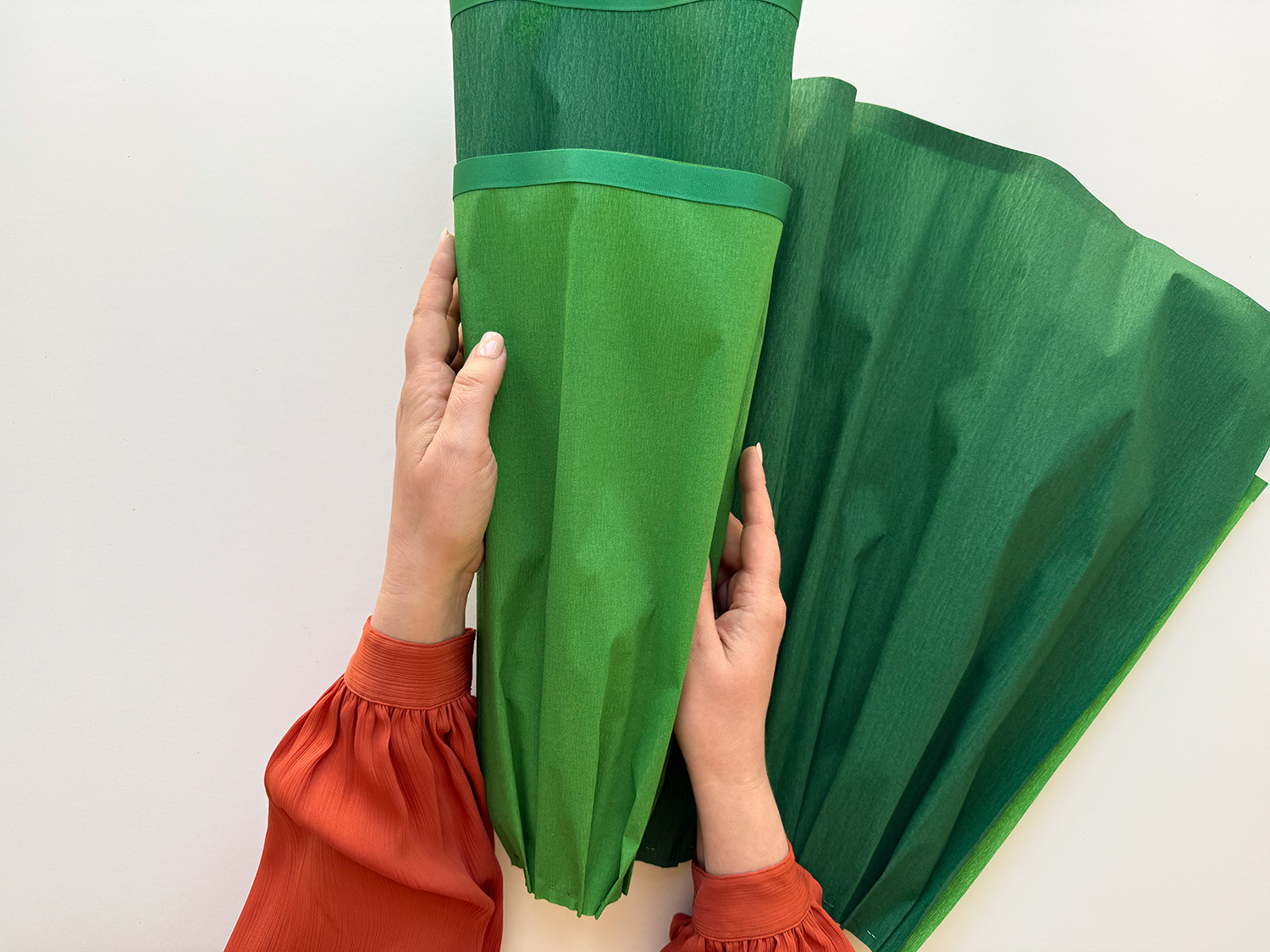 Lass uns die Ninja-Schultüte zur Einschulung basteln.