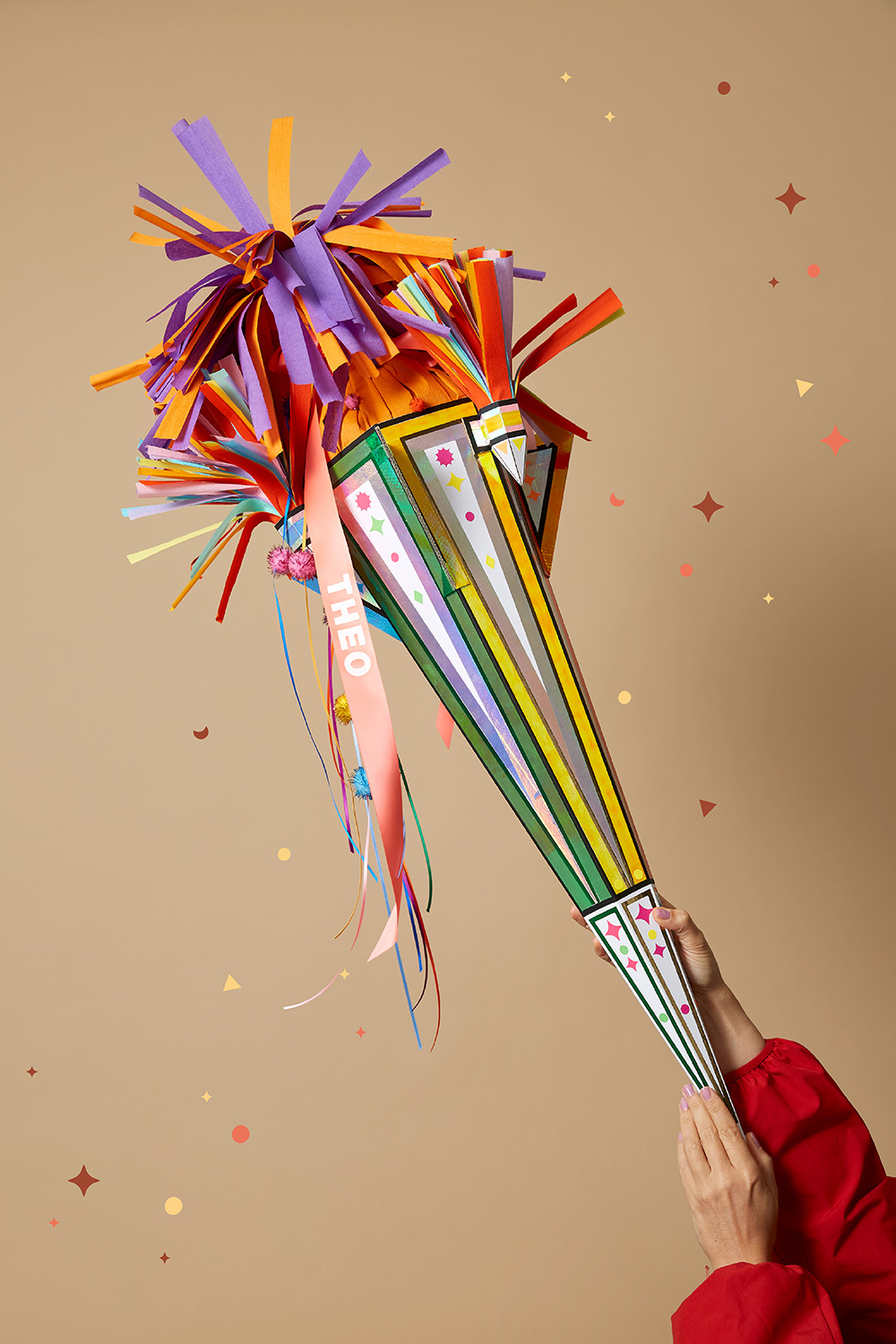 Pimp my Raketen-Schultüte: Lass uns die bunteste Raketen-Schultüte zur Einschulung basteln.