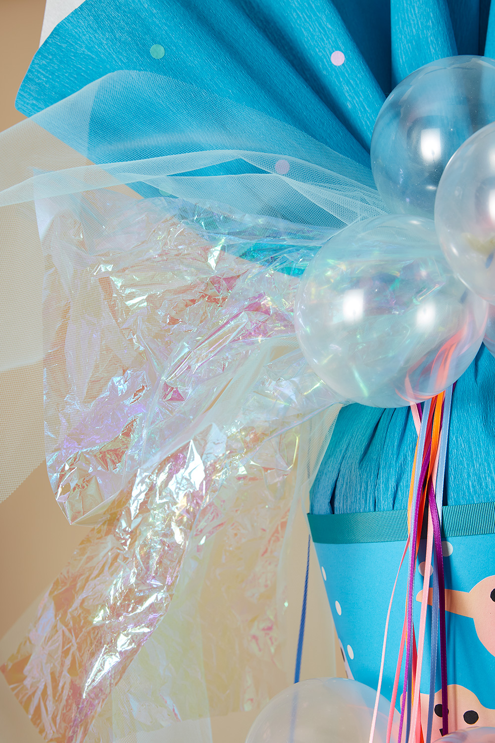 Lass uns die Unterwasser-Schultüte zur Einschulung basteln.