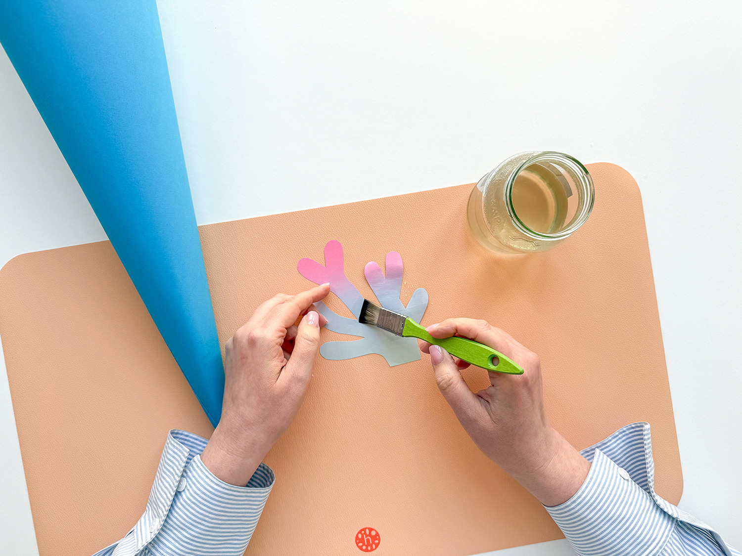 Lass uns die Unterwasser-Schultüte zur Einschulung basteln.