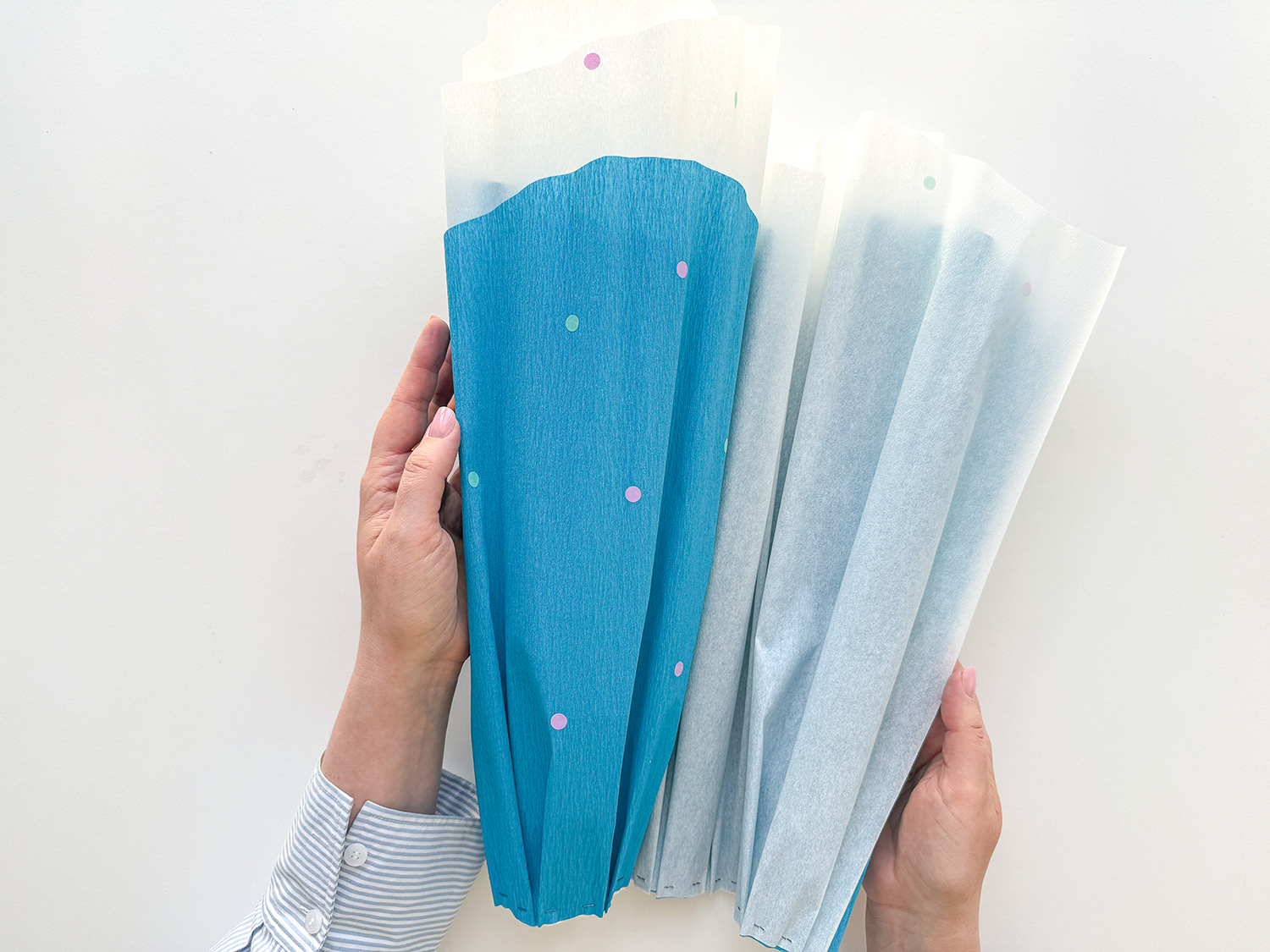 Lass uns die Unterwasser-Schultüte zur Einschulung basteln.