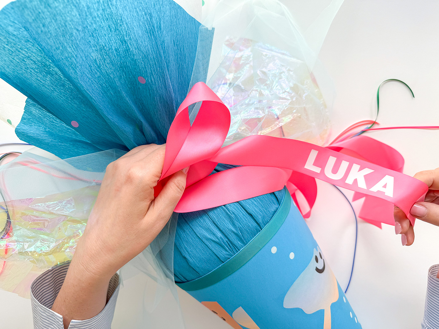 Lass uns die Unterwasser-Schultüte zur Einschulung basteln.