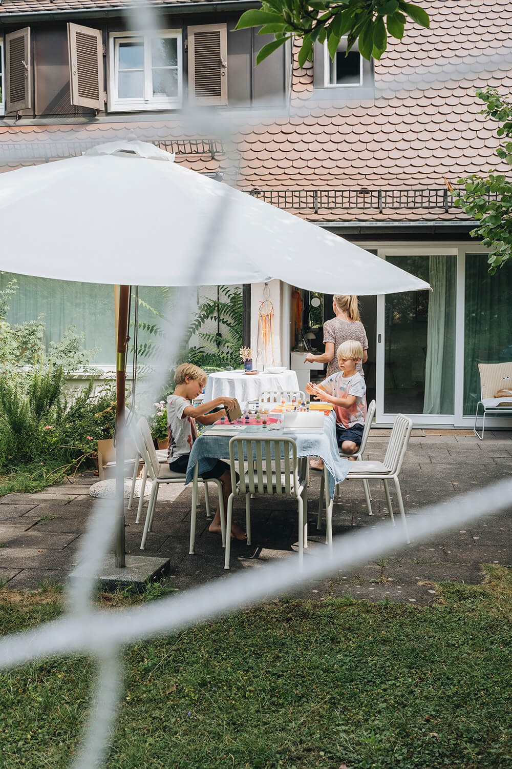 Lass uns ganz einfach Einladungskarten zum Kindergeburtstag basteln.
